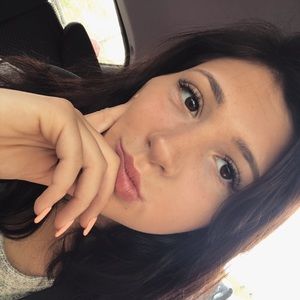 Meet your Posher, Jillian